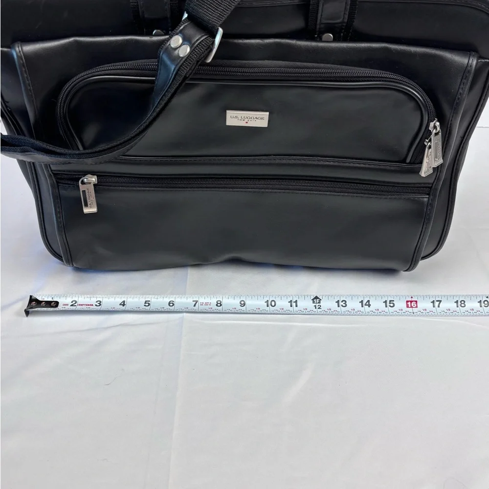 U.S. Luggage New York Black Messenger / Laptop Bag with Sleek Design Very Cool!
